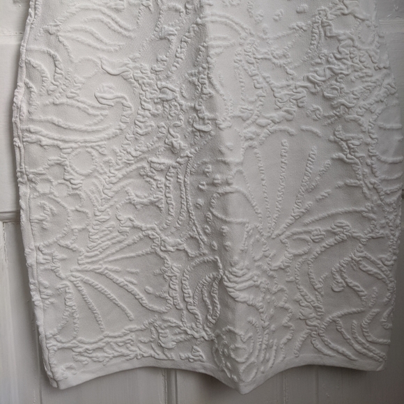 Lilly Pulitzer dress white stretchy shell detail - Picture 8 of 8